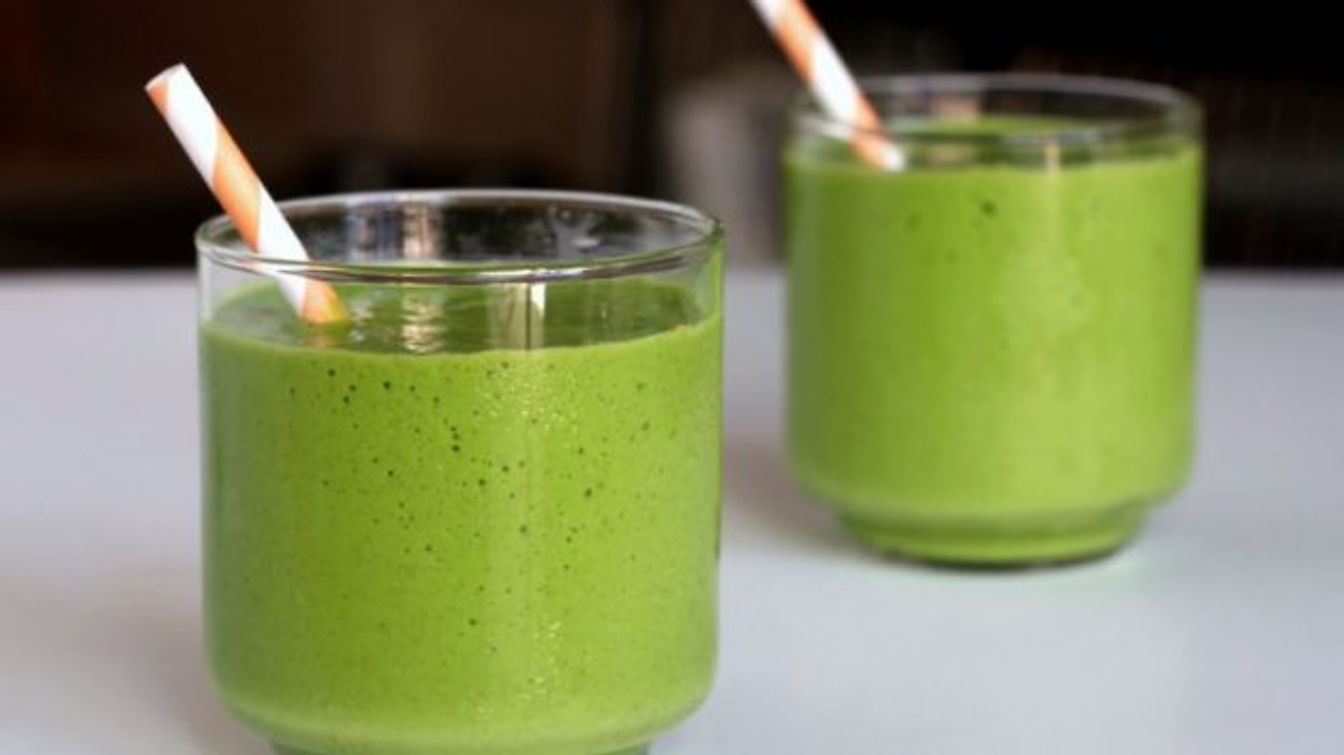 Fresh Microgreen Smoothie at Home